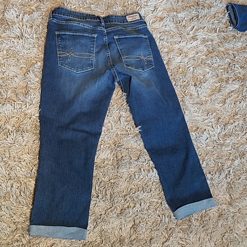 Denizen by Levi Capris